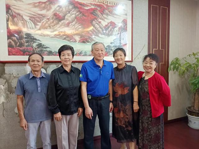 五友相聚武汉，在东湖边的烟火里炖煮旧日时光