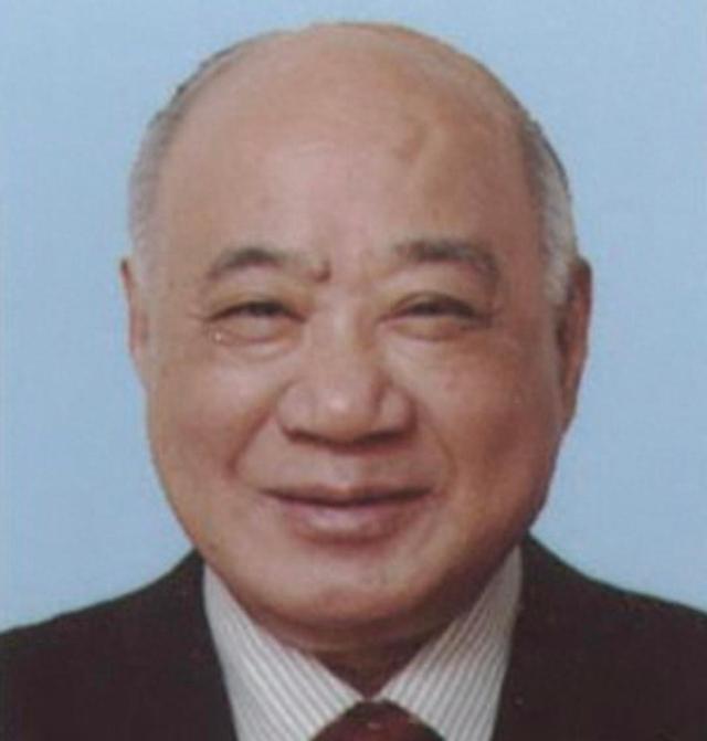 他曾担任江苏省委副书记，后出任海南省委书记，敢为人先成绩不凡