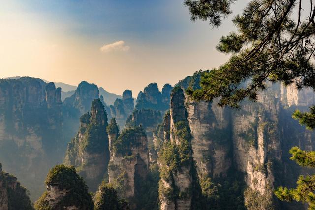 从水司楼到大庸古城，那些投资上亿烂尾、巨亏景区的重生之路