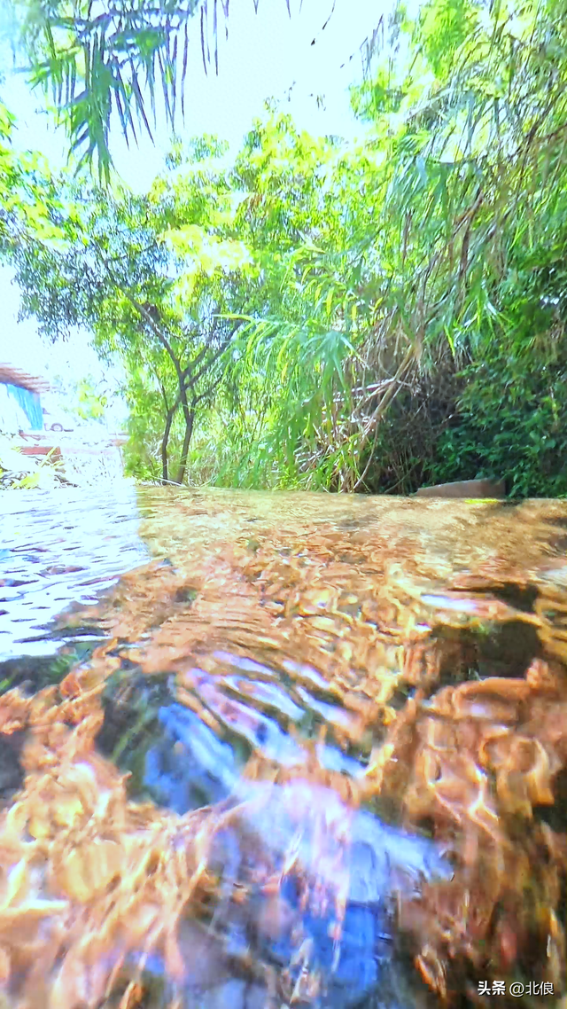 实测桂林花江小溪与泉水，取水的人络绎不绝