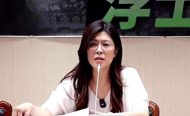 台当局发表最强“拒统”宣言，郑丽文提出一中保台，大陆逐个回应