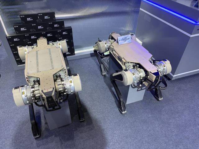 斩获数亿元意向订单，机器人“热舞”，科技企业进博会寻海外商机