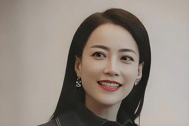 港圈最能扛霍汶希：守谢霆锋26年，独自养出钢琴学霸