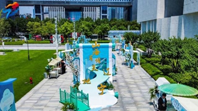 这场“辽宁风”快闪，把草原的豪迈、海岸的浪漫都搬到了上海街头
