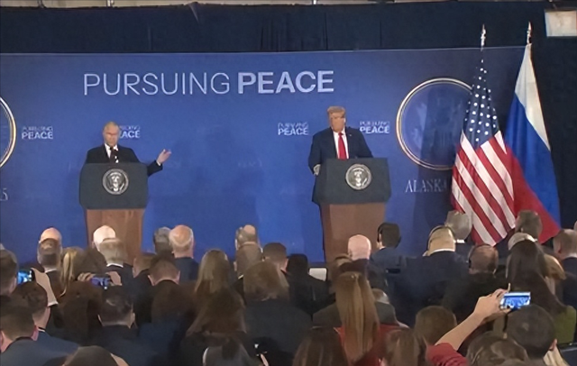 美欧还在“演戏”	，俄罗斯埋头“练功	”！无人机正改变战场规则