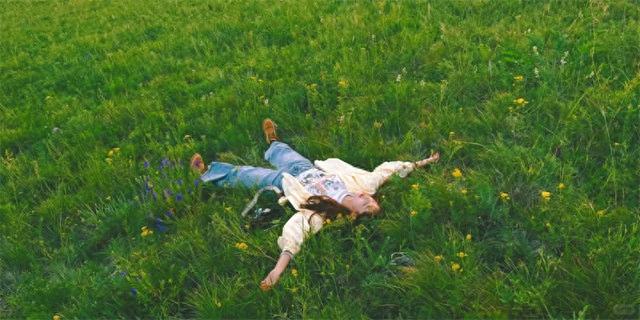 油菜花海“暴击”！阿尔山这片金色海洋，随手拍都是杂志页！