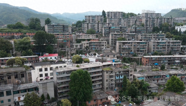 大山中破旧的三线厂，曾是贵州最大水泥厂，居然藏着一条时空隧道
