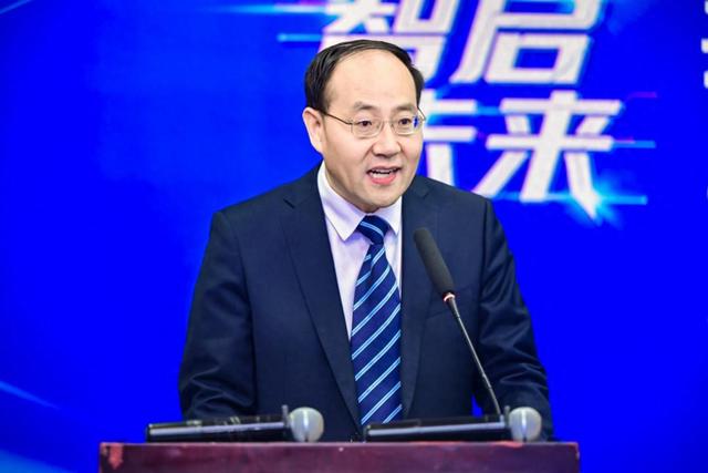‍如何培养人工智能时代的未来人才？方增泉：让青少年成为懂AI、善用AI的“数字公民”