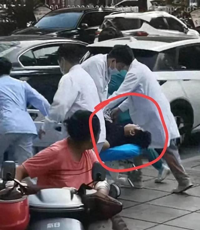 男子昏迷前开车冲进中医院自救失败：家里有双胞胎儿子，才44岁！