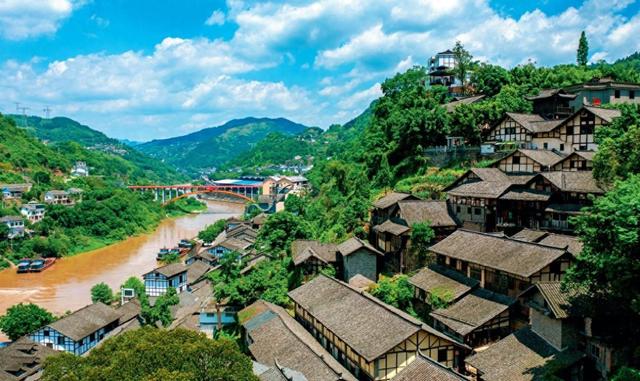 四川首推十条“春假”红色研学线路：让青少年在行走中读懂长征等伟大精神