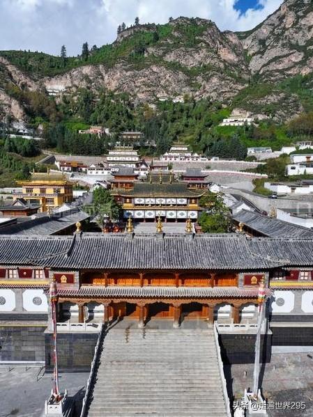我西安人	， 刚从青海海东回来 ，实在忍不住想说：对海东的5点印象