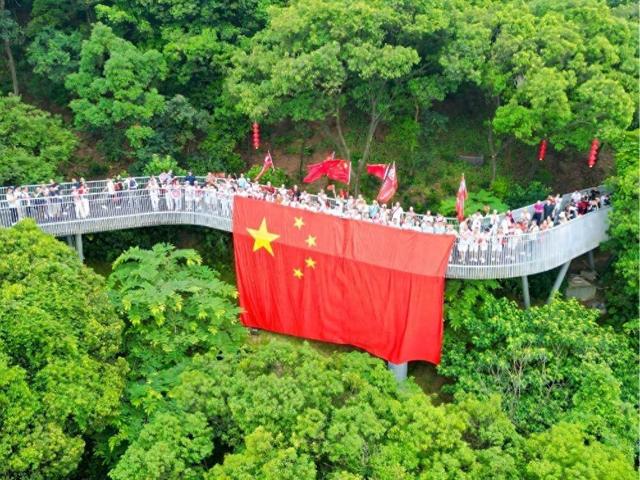 梦幻灯光秀、猛禽观察节……白云山景区精彩活动不停！｜国庆游广州