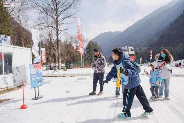 千人共赴冰雪之约 四川省第八届全民健身冰雪季走进孟屯河谷｜“川”越冰雪遇见你