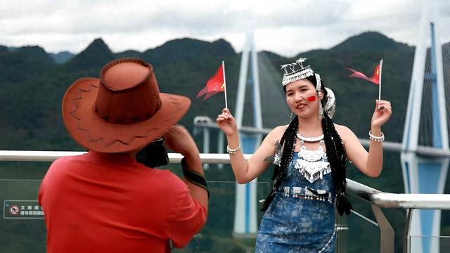 【山水黔南多奇幻】桥旅融合惊艳游客,平塘“天空之桥”魅力独具