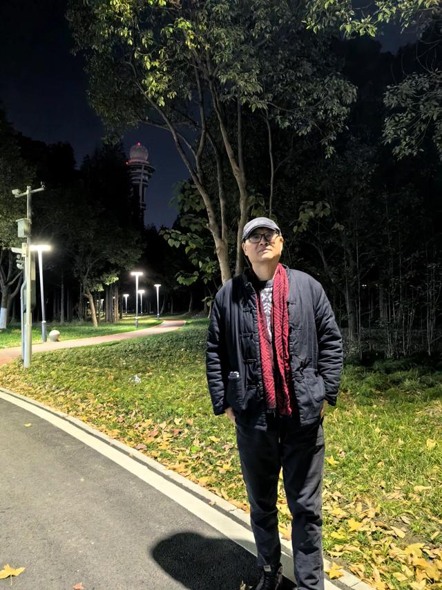 夜步嘉兴中央公园