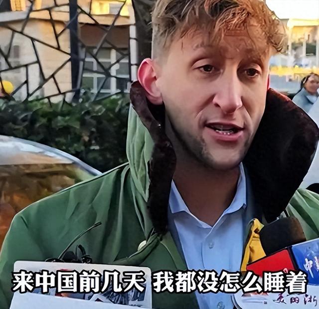 美国小伙来中国旅游，回国发文称:中国的晚上太危险，千万别出门