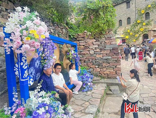 记者走基层｜​邢台市英谈古寨：山村花竞秀 歌舞迎嘉宾