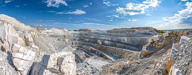 中国在世界最高矿井（海拔5600米）上试验无人驾驶卡车