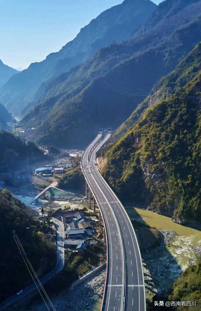 国庆新选择:四川“最美高速”月底全线通车,连接甘青新一路皆风景