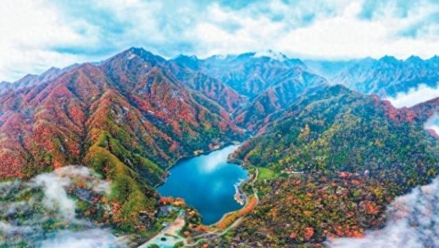 让文明的脚步与生态同频 倡议市民守护秦岭 抵制非法穿越