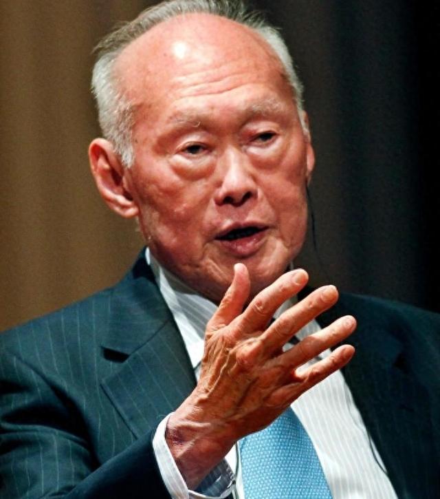 印度学者提问李光耀：印度该怎样崛起？李光耀：没有人能改变印度