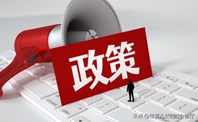 搬起石头砸自己的脚的含义（老美常搬石头砸脚为啥脚仍好好的网友多亏咱劝导才避免被砸坏）