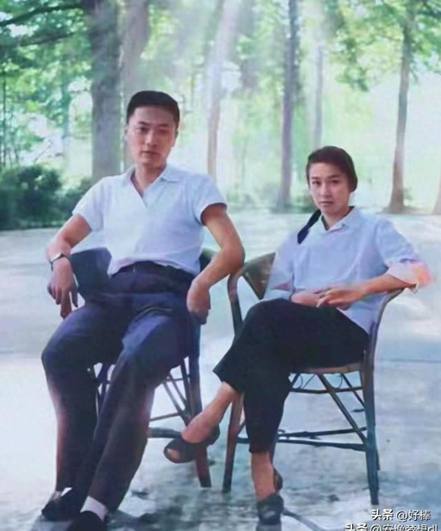 1975年，陈毅的儿子和粟裕女儿的合影	，那时两人刚完婚