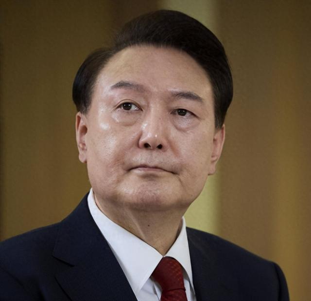 一听有机会出去，尹锡悦立马变脸，只要不被判死刑，他都愿意配合