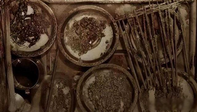 千年女尸辛追：生前极奢靡，出土后曾被解剖，最贵重陪葬品已被盗