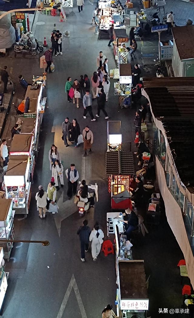 续游武汉江汉路步行街