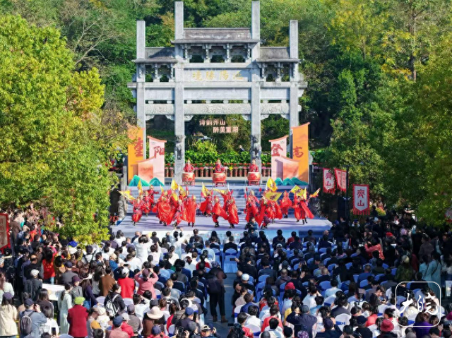 2025池州“九日齐山登高”重阳季活动启幕 近千人参与