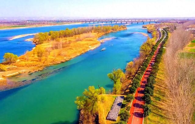 风情满眼秋色中 （杨水河）