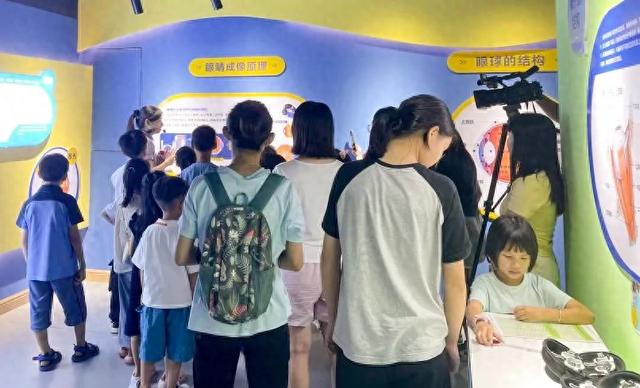 罗定：政企携手，守护青少年“睛”彩未来