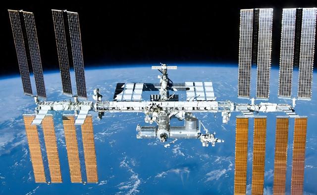 国际太空格局生变，美国私企主导新竞赛，中国自主建设破局