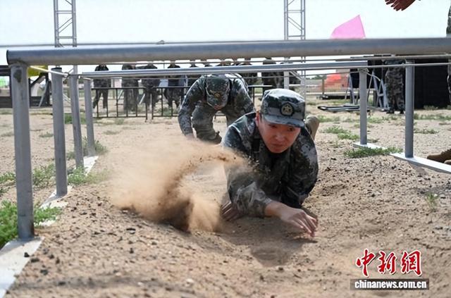 探访内蒙古草原深处“国防小镇”的成长之路