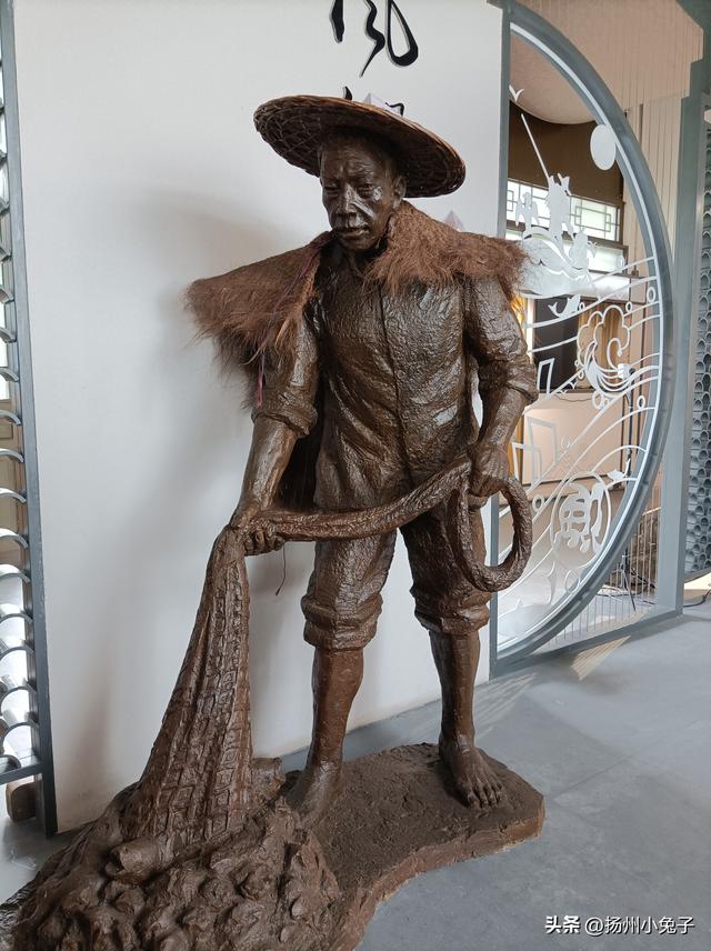 从一件雨披，看中国雨具的变迁