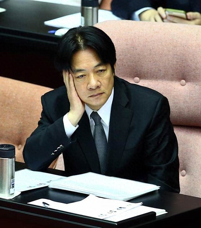 2大噩耗传来，赖清德即将离台，人民日报发声，对赖改了新称呼