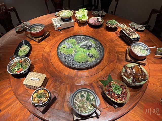 美食出境+交警集体学外语，乐山建设国际旅游城市有啥妙招？丨四川旅游城市解码②