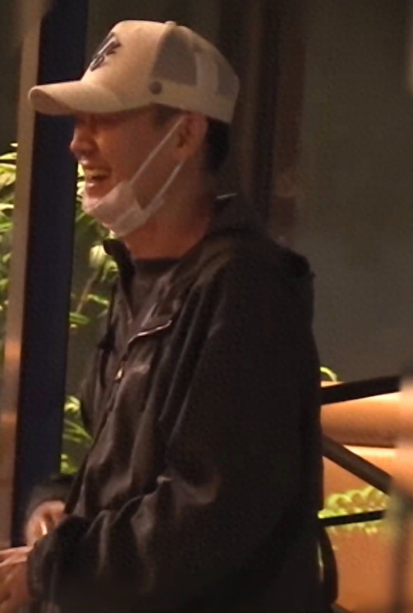 朱媛媛去世5个月后，辛柏青和李乃文现身大孤山，整个人憔悴好多
