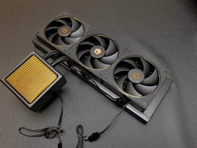 酷凛预热DX360 GDL水冷：侧出短管设计，金色格栅冷头装饰
