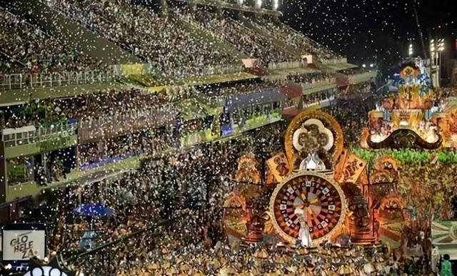 巴西狂欢节有多“开放”？全民“裸奔”，政府呼吁克制天性！