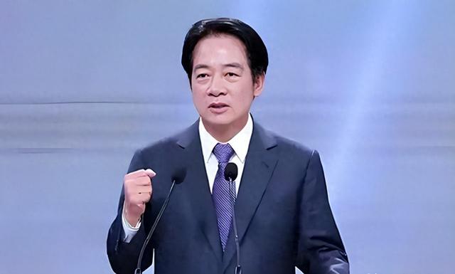 台出现罕见一幕，赖清德得意洋洋，拉夫罗夫提醒大陆：别信马克龙