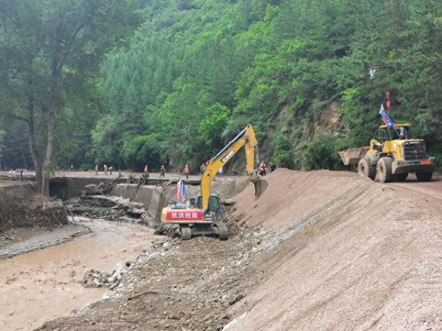 甘肃榆中兴隆山景区设施受损严重 清淤工作全面开展