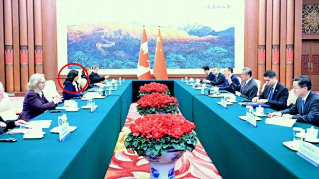 加拿大总理访华第3天	，终于见到最想见的人，一开口连说了3句感谢