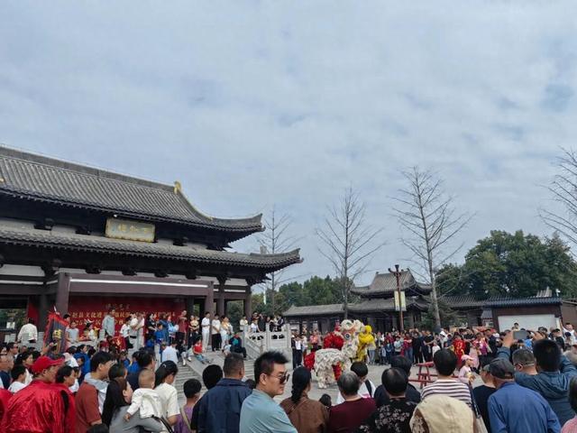 国庆中秋假期，赵州桥景区接待游客9.7万人次 服务升级提升游览体验
