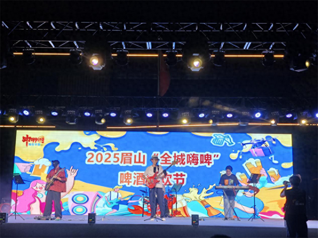 东坡醉月地：眉州夜宴中的文化焕新与消费升级