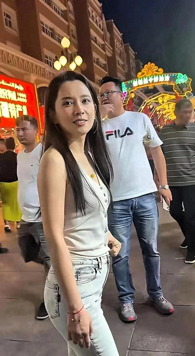 还以为森林北有多美，小个子五五身 还好身材有点肉 不然没那么漂亮