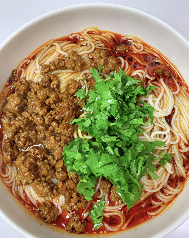 10分钟搞定家常肉酱汤面！香浓到连吃三天都不腻