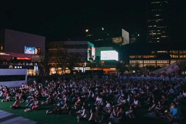 徐汇滨江“越夜越精彩”！滨水夜市、live演出……玩法超丰富