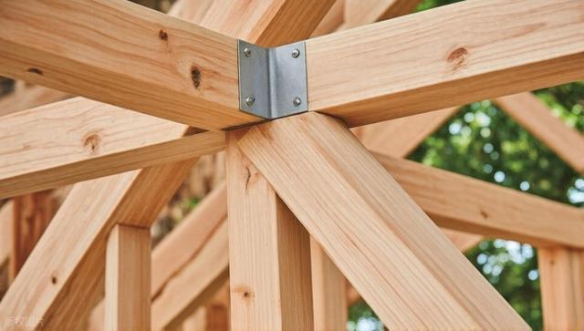 由木材制成的生物炭材料强度逼近钢铁，重塑可持续工程未来